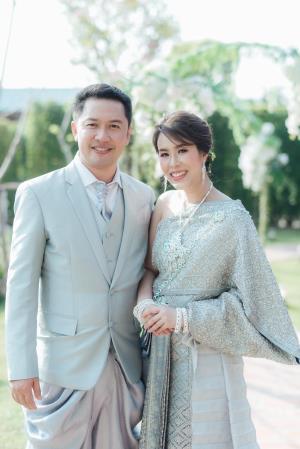 ชุดไทยเจ้าสาว ชุดไทยจักรพรรดิ์ เช่าที่แบมบี้ เวดดิ้ง ห้วยขวาง